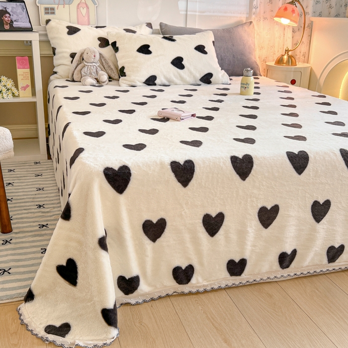 91家纺网 家纺一手货源 找家纺 妖妖家纺 2025新款高克重兔毛花边印花单床单 床单单件 爱心