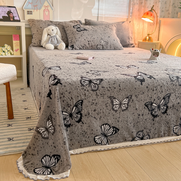 91家纺网 家纺一手货源 找家纺 妖妖家纺 2025新款高克重兔毛花边印花单床单 床单单件 斑点蝴蝶