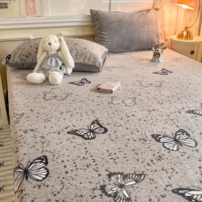 91家纺网 家纺一手货源 找家纺 妖妖家纺 2025新款高克重兔毛花边印花单床单 床单单件 斑点蝴蝶