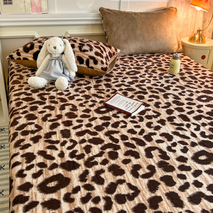 91家纺网 家纺一手货源 找家纺 妖妖家纺 2025新款高克重兔毛花边印花单床单 床单单件 豹纹