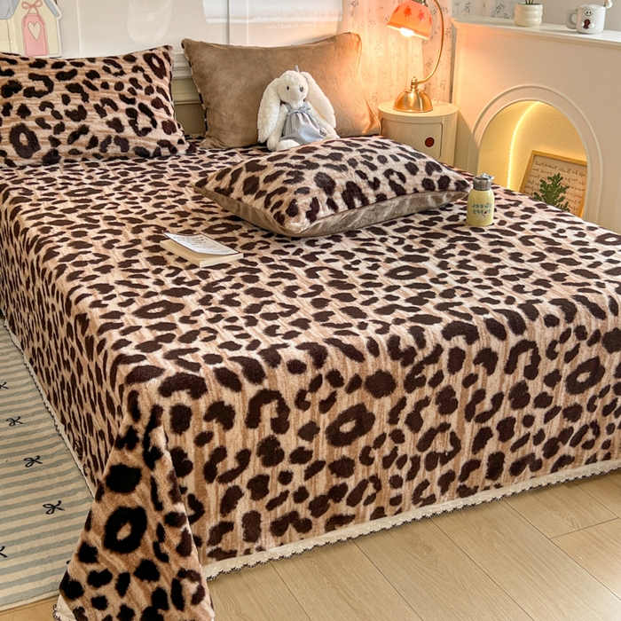 91家纺网 家纺一手货源 找家纺 妖妖家纺 2025新款高克重兔毛花边印花单床单 床单单件 豹纹