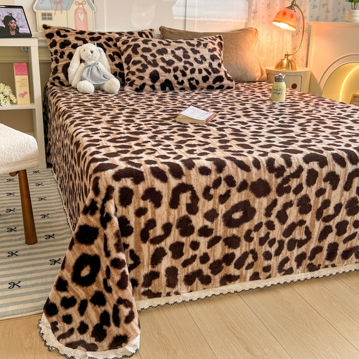 91家纺网 家纺一手货源 找家纺 妖妖家纺 2025新款高克重兔毛花边印花单床单 床单单件 豹纹