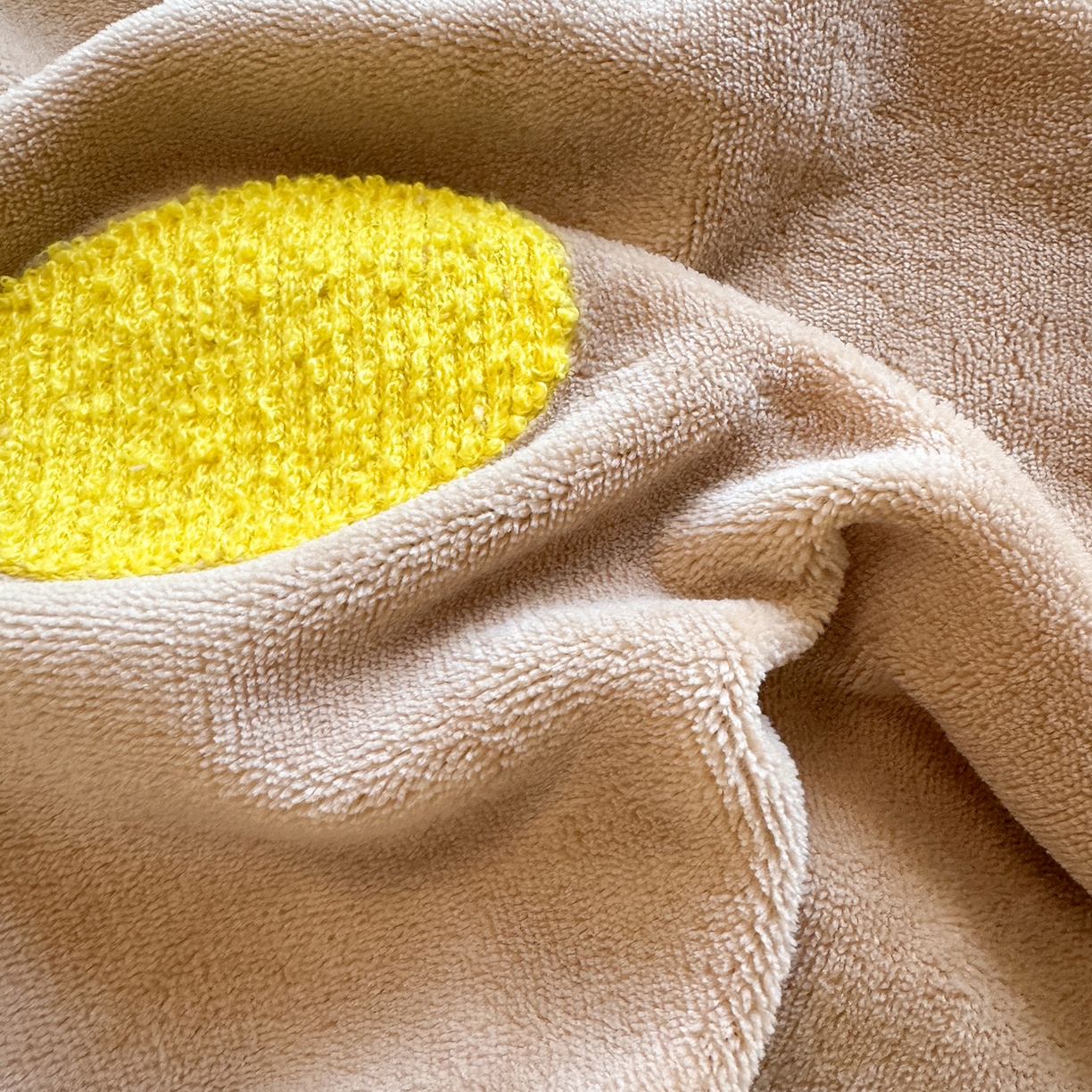 91家纺网 家纺一手货源 找家纺 罗亿家纺 2025新款高克重200g牛奶绒数码印花毛巾绣卡通四件套 咖色表情猫