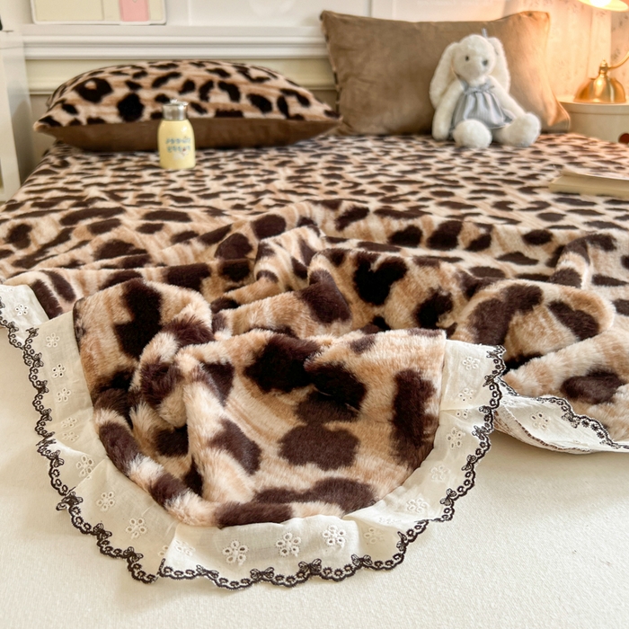 91家纺网 家纺一手货源 找家纺 妖妖家纺 2025新款高克重兔毛花边印花单床单 床单单件 豹纹