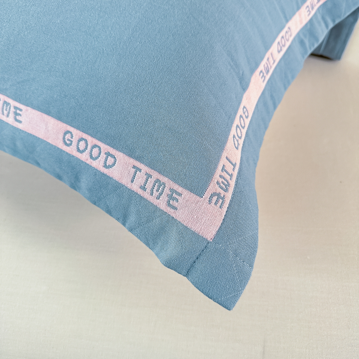 91家纺网 家纺一手货源 找家纺 沐瑟家纺 2025新款怡家枕套单品枕套枕套单件 枫之彩-蓝灰色