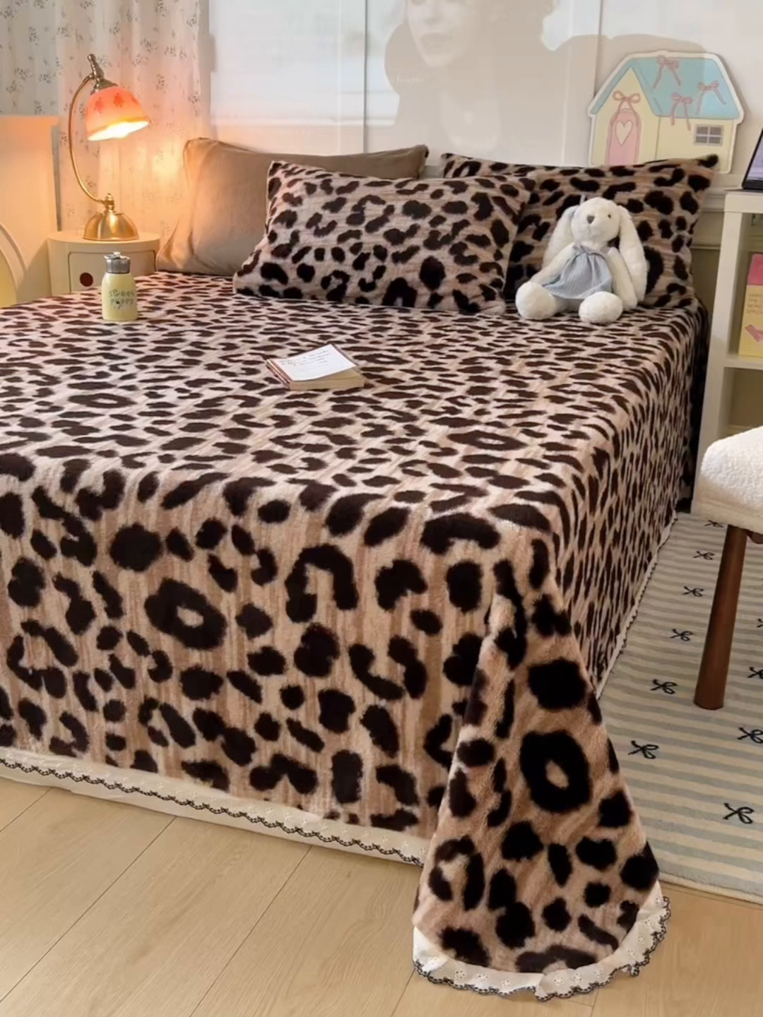 91家纺网 家纺一手货源 找家纺 妖妖家纺 2025新款高克重兔毛花边印花单床单 床单单件 豹纹