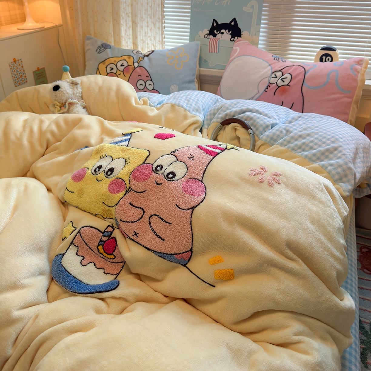 91家纺网 家纺一手货源 找家纺 罗亿家纺 2025新款高克重200g牛奶绒数码印花毛巾绣卡通四件套 生日派对