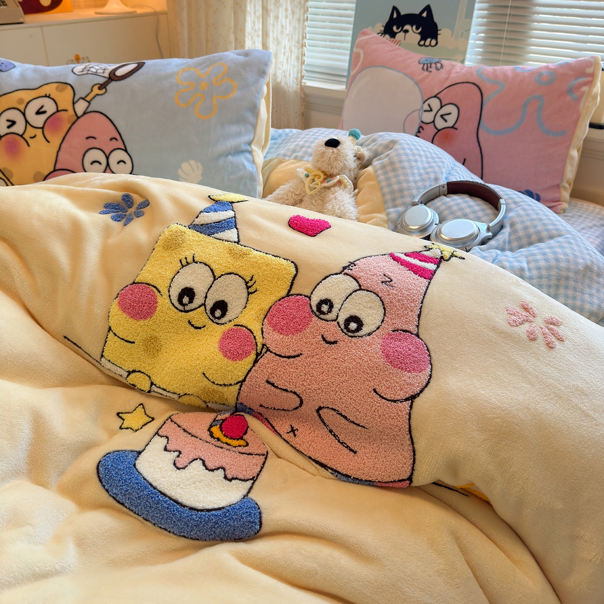 91家纺网 家纺一手货源 找家纺 罗亿家纺 2025新款高克重200g牛奶绒数码印花毛巾绣卡通四件套 生日派对