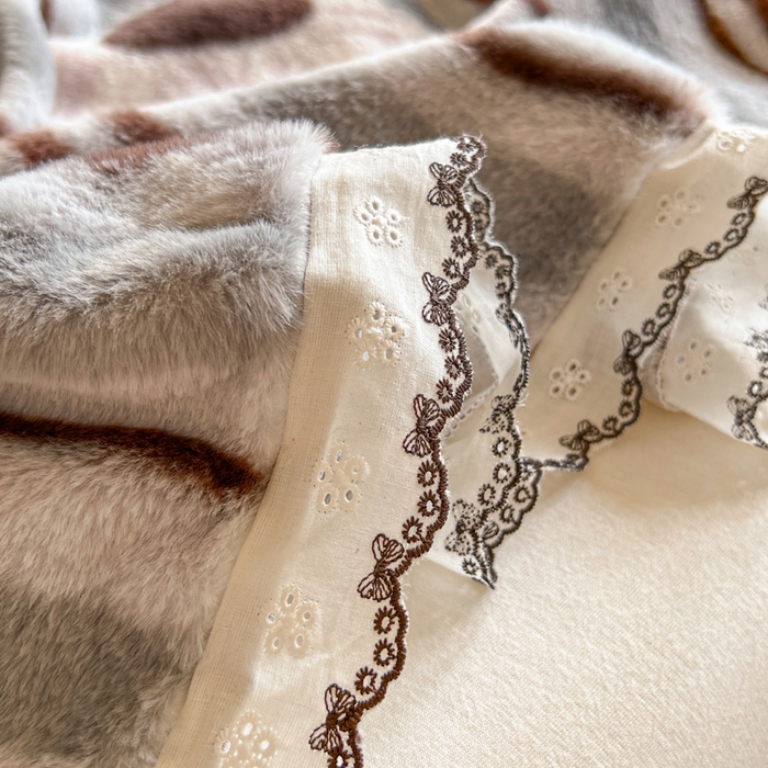 91家纺网 家纺一手货源 找家纺 妖妖家纺 2025新款高克重兔毛花边印花单床单 床单单件 博士狗