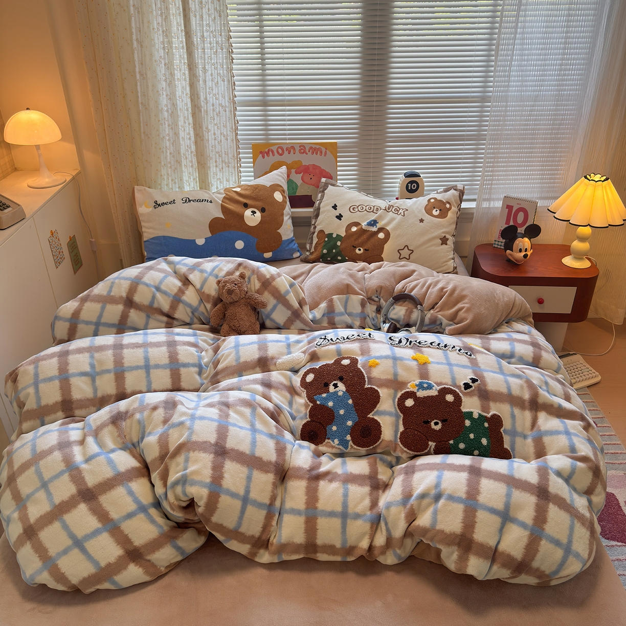 91家纺网 家纺一手货源 找家纺 罗亿家纺 2025新款高克重200g牛奶绒数码印花毛巾绣卡通四件套 晚安熊宝宝