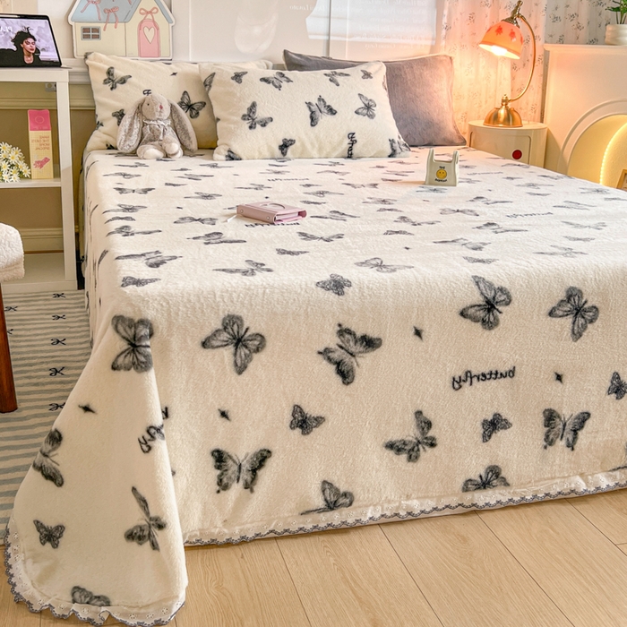 91家纺网 家纺一手货源 找家纺 妖妖家纺 2025新款高克重兔毛花边印花单床单 床单单件 蝴蝶飞舞