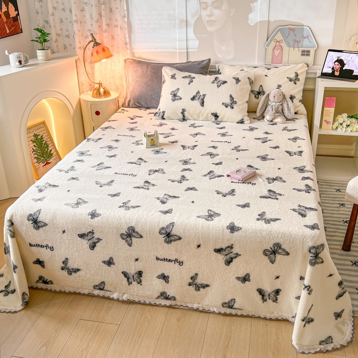 91家纺网 家纺一手货源 找家纺 妖妖家纺 2025新款高克重兔毛花边印花单床单 床单单件 蝴蝶飞舞