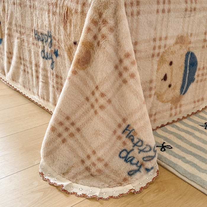 91家纺网 家纺一手货源 找家纺 妖妖家纺 2025新款高克重兔毛花边印花单床单 床单单件 开心熊