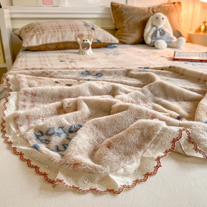 91家纺网 家纺一手货源 找家纺 妖妖家纺 2025新款高克重兔毛花边印花单床单 床单单件 开心熊