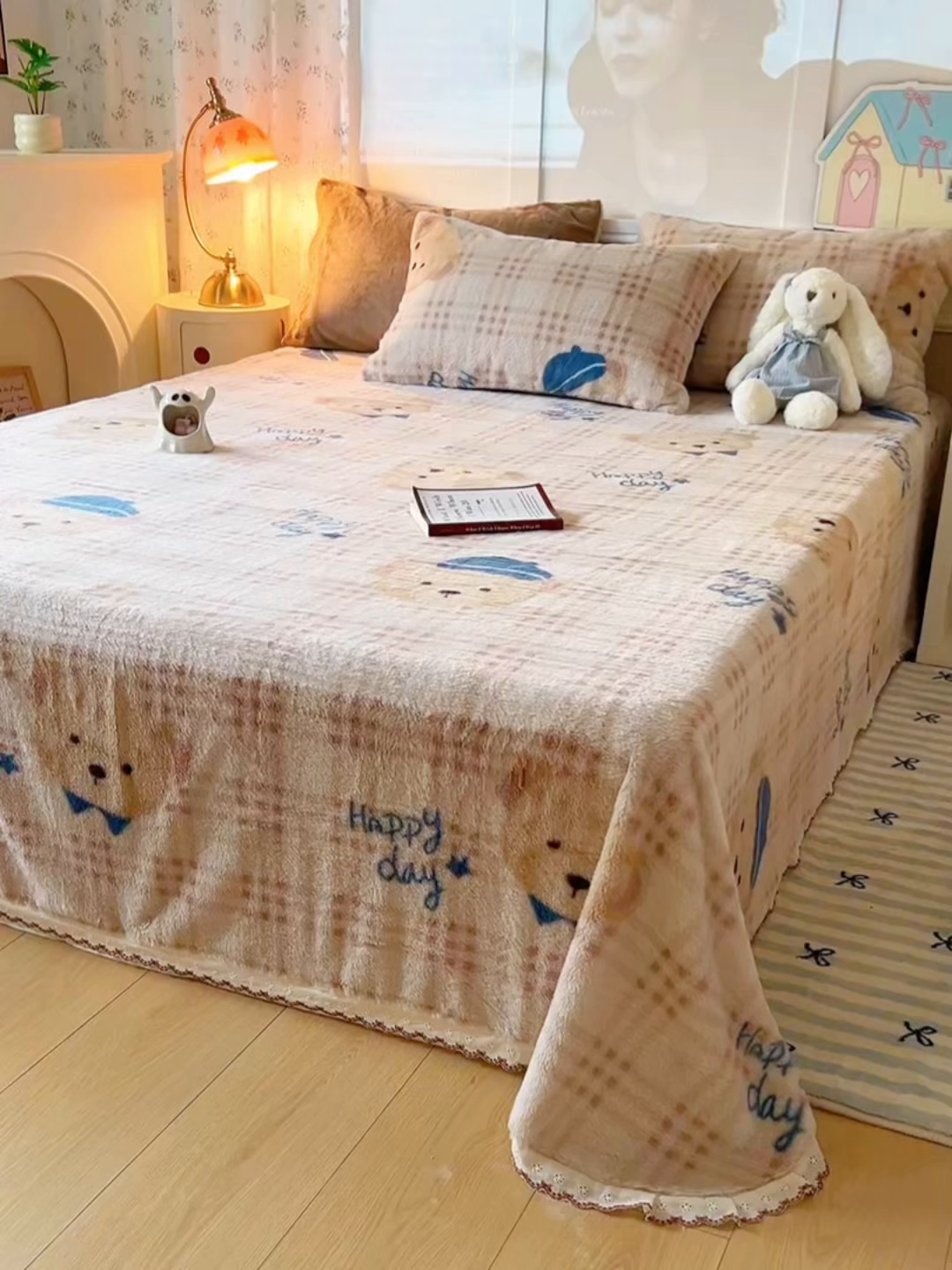 91家纺网 家纺一手货源 找家纺 妖妖家纺 2025新款高克重兔毛花边印花单床单 床单单件 开心熊