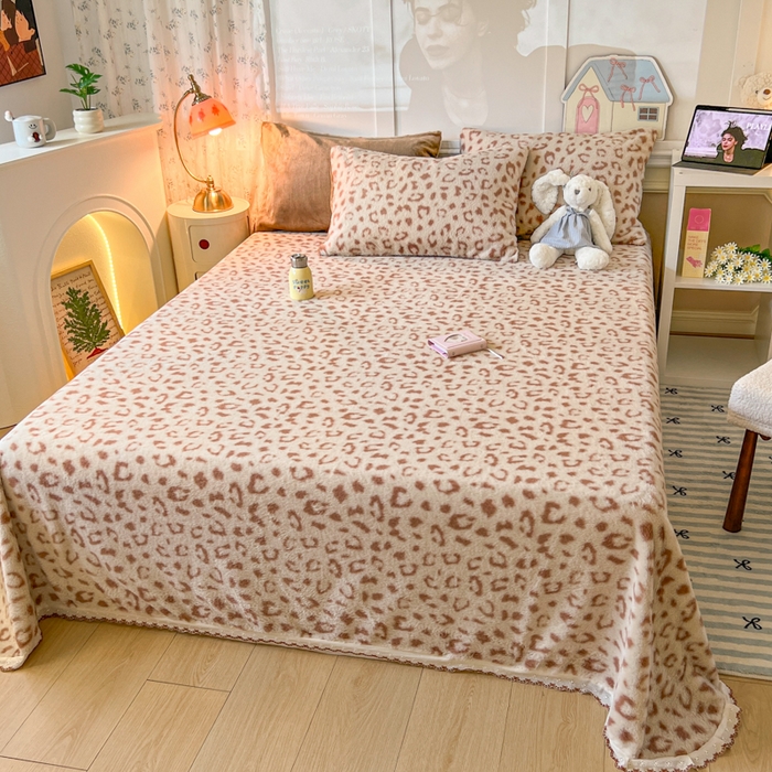 91家纺网 家纺一手货源 找家纺 妖妖家纺 2025新款高克重兔毛花边印花单床单 床单单件 狸猫纹