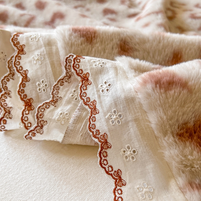 91家纺网 家纺一手货源 找家纺 妖妖家纺 2025新款高克重兔毛花边印花单床单 床单单件 狸猫纹