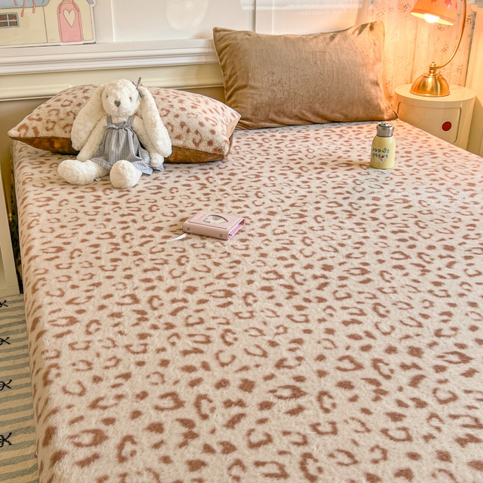 91家纺网 家纺一手货源 找家纺 妖妖家纺 2025新款高克重兔毛花边印花单床单 床单单件 狸猫纹