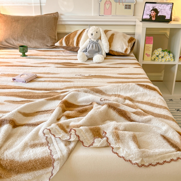 91家纺网 家纺一手货源 找家纺 妖妖家纺 2025新款高克重兔毛花边印花单床单 床单单件 木星纹