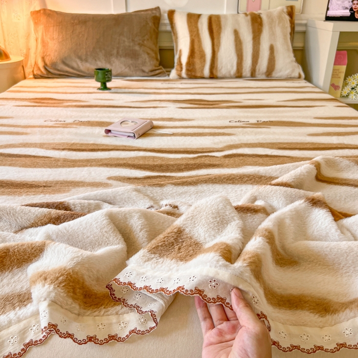 91家纺网 家纺一手货源 找家纺 妖妖家纺 2025新款高克重兔毛花边印花单床单 床单单件 木星纹