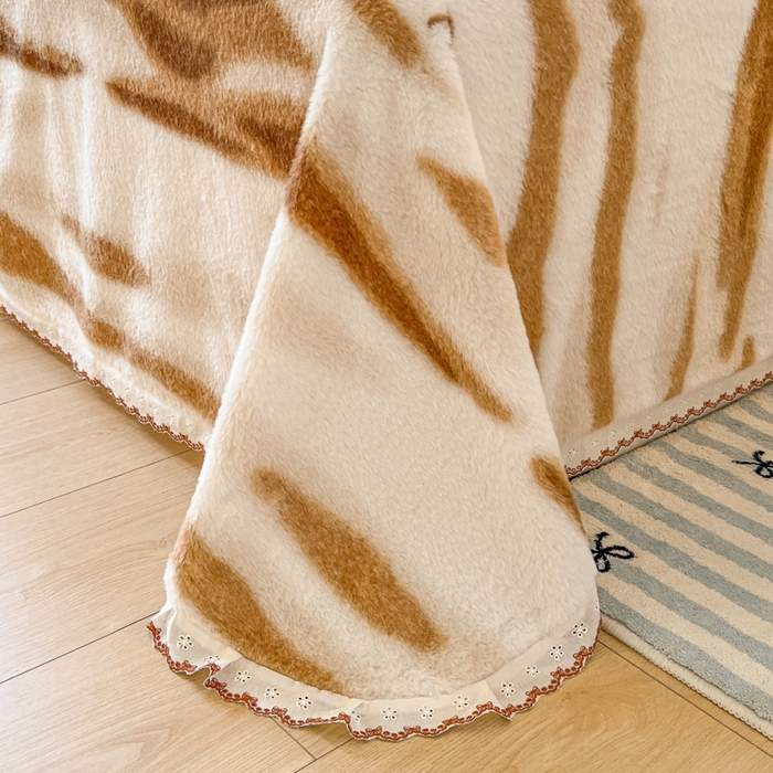 91家纺网 家纺一手货源 找家纺 妖妖家纺 2025新款高克重兔毛花边印花单床单 床单单件 木星纹