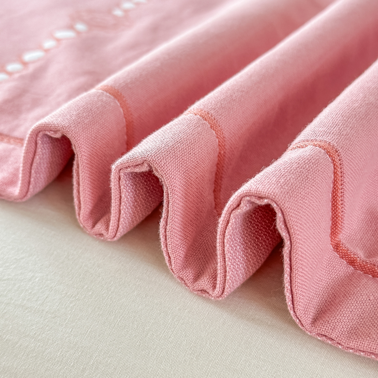 91家纺网 家纺一手货源 找家纺 沐瑟家纺 2025新款怡家枕套单品枕套枕套单件 花典-浅粉色