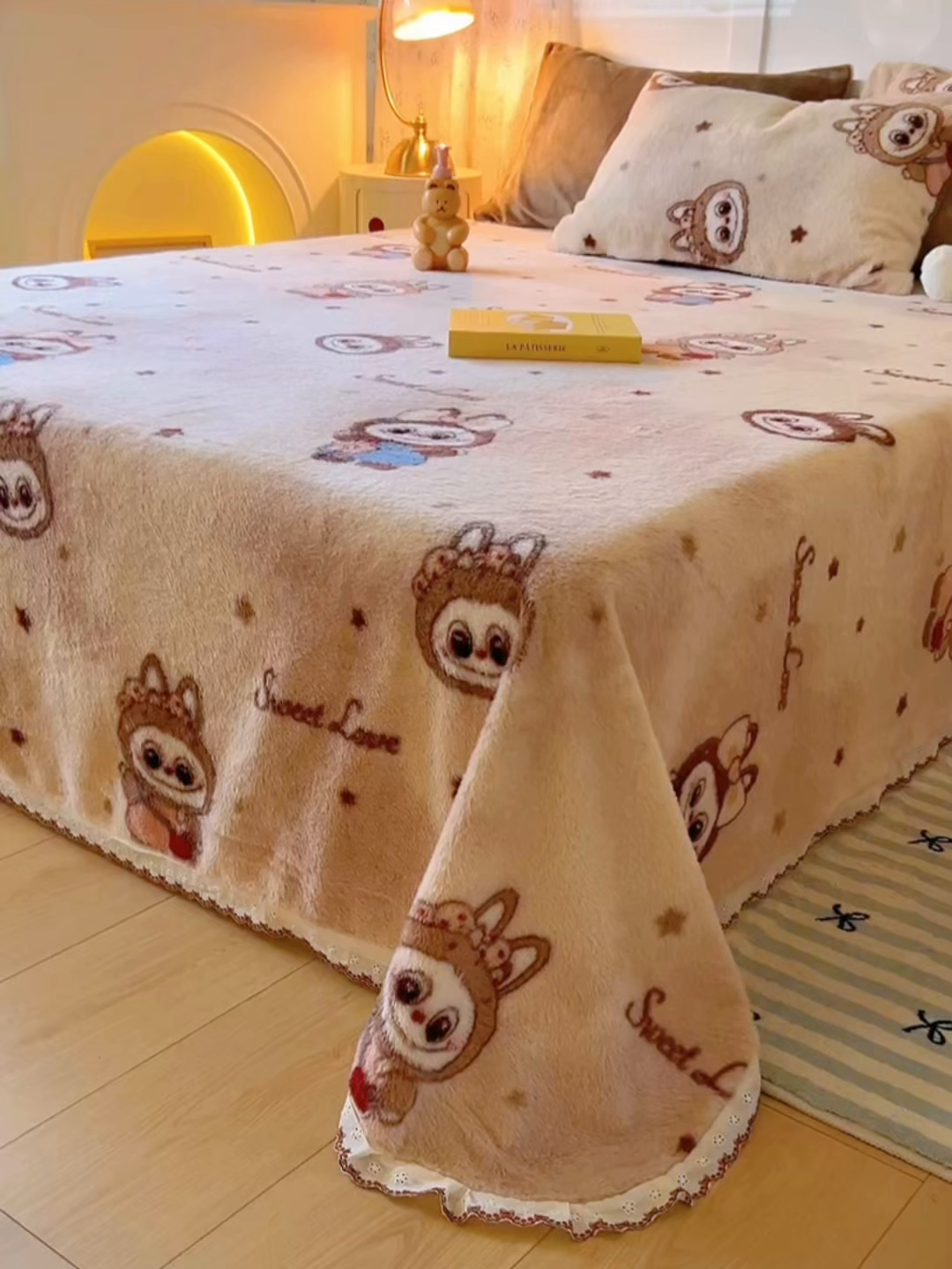 91家纺网 家纺一手货源 找家纺 妖妖家纺 2025新款高克重兔毛花边印花单床单 床单单件 甜甜兔