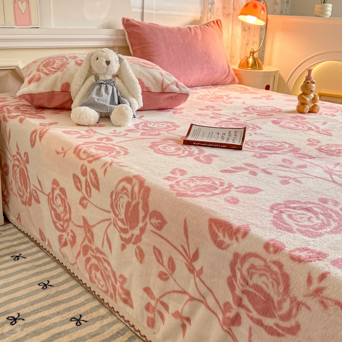 91家纺网 家纺一手货源 找家纺 妖妖家纺 2025新款高克重兔毛花边印花单床单 床单单件 枝繁叶茂