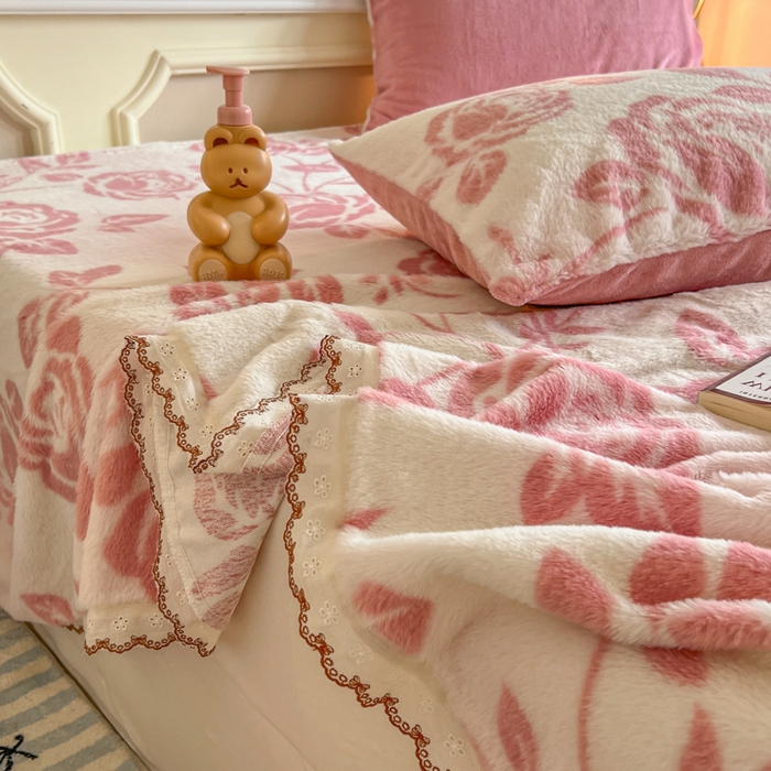 91家纺网 家纺一手货源 找家纺 妖妖家纺 2025新款高克重兔毛花边印花单床单 床单单件 枝繁叶茂