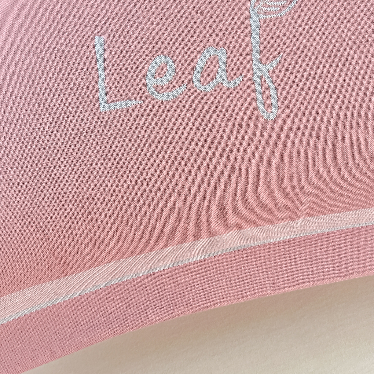 91家纺网 家纺一手货源 找家纺 沐瑟家纺 2025新款怡家枕套单品枕套枕套单件 花岁-粉色