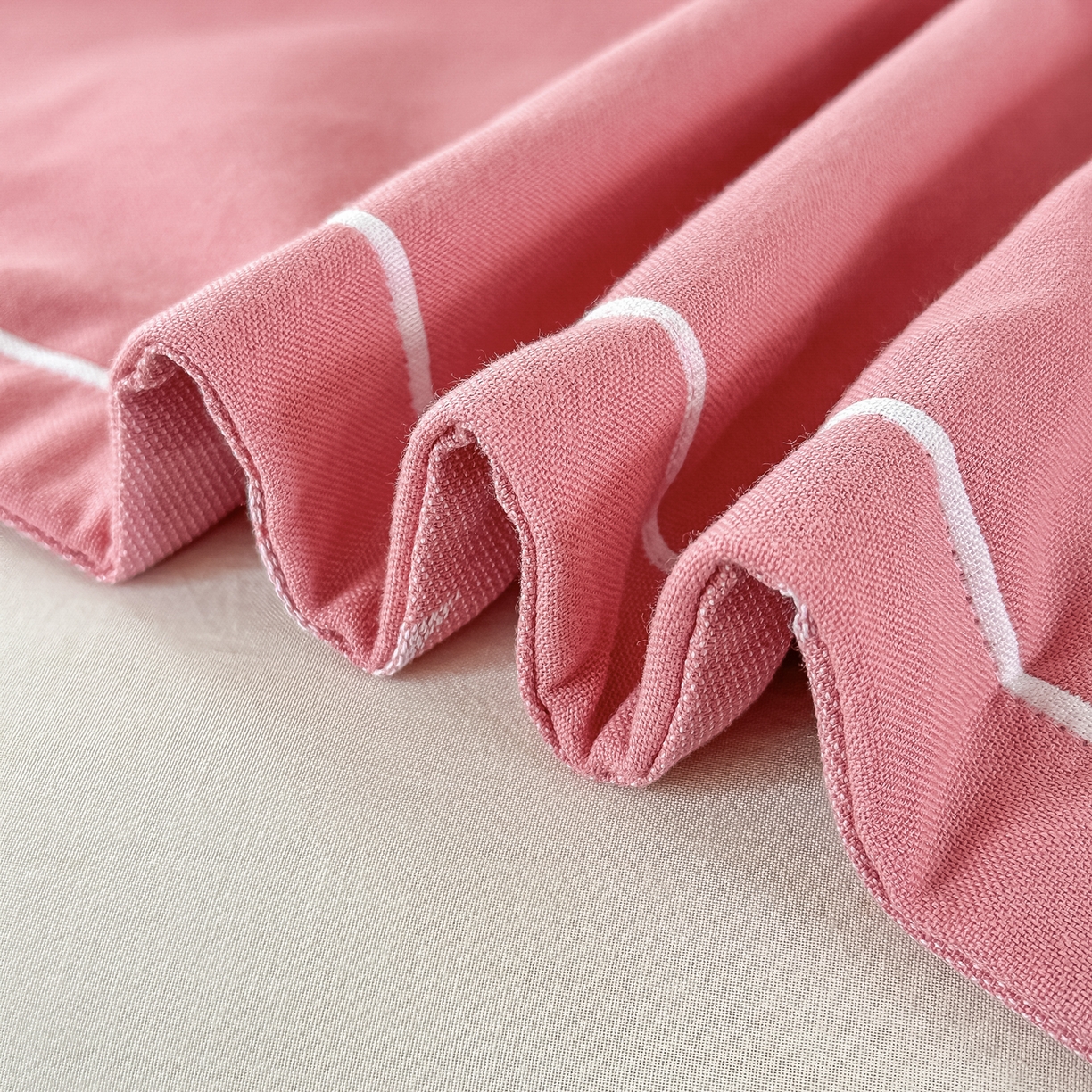 91家纺网 家纺一手货源 找家纺 沐瑟家纺 2025新款怡家枕套单品枕套枕套单件 笑脸-红豆沙