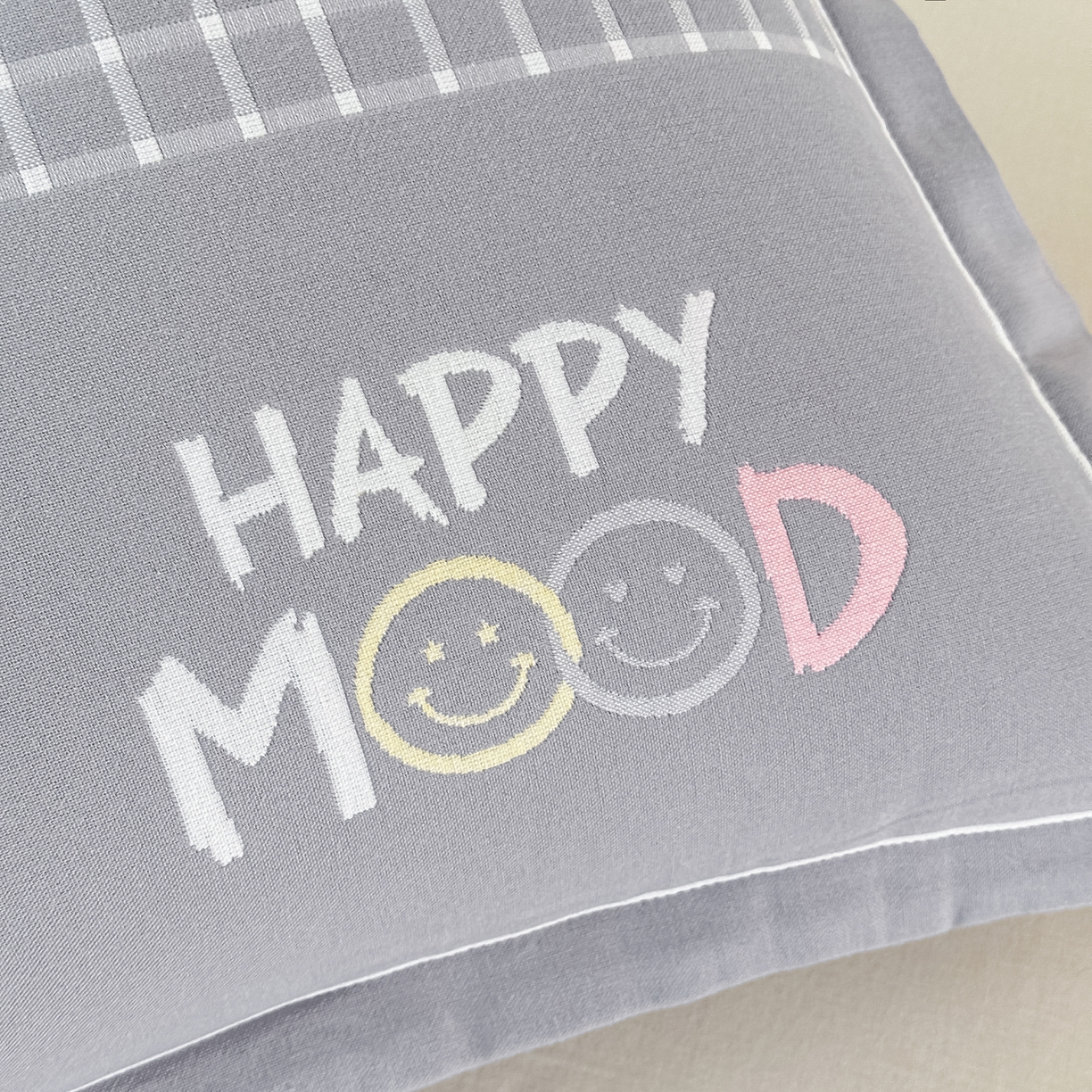 91家纺网 家纺一手货源 找家纺 沐瑟家纺 2025新款怡家枕套单品枕套枕套单件 笑脸-浅灰色