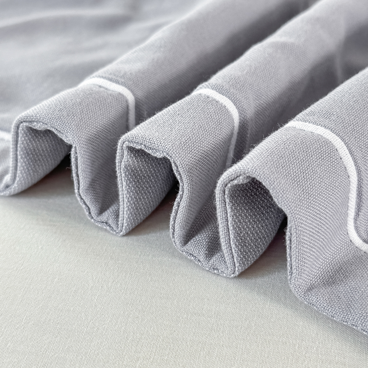 91家纺网 家纺一手货源 找家纺 沐瑟家纺 2025新款怡家枕套单品枕套枕套单件 笑脸-浅灰色