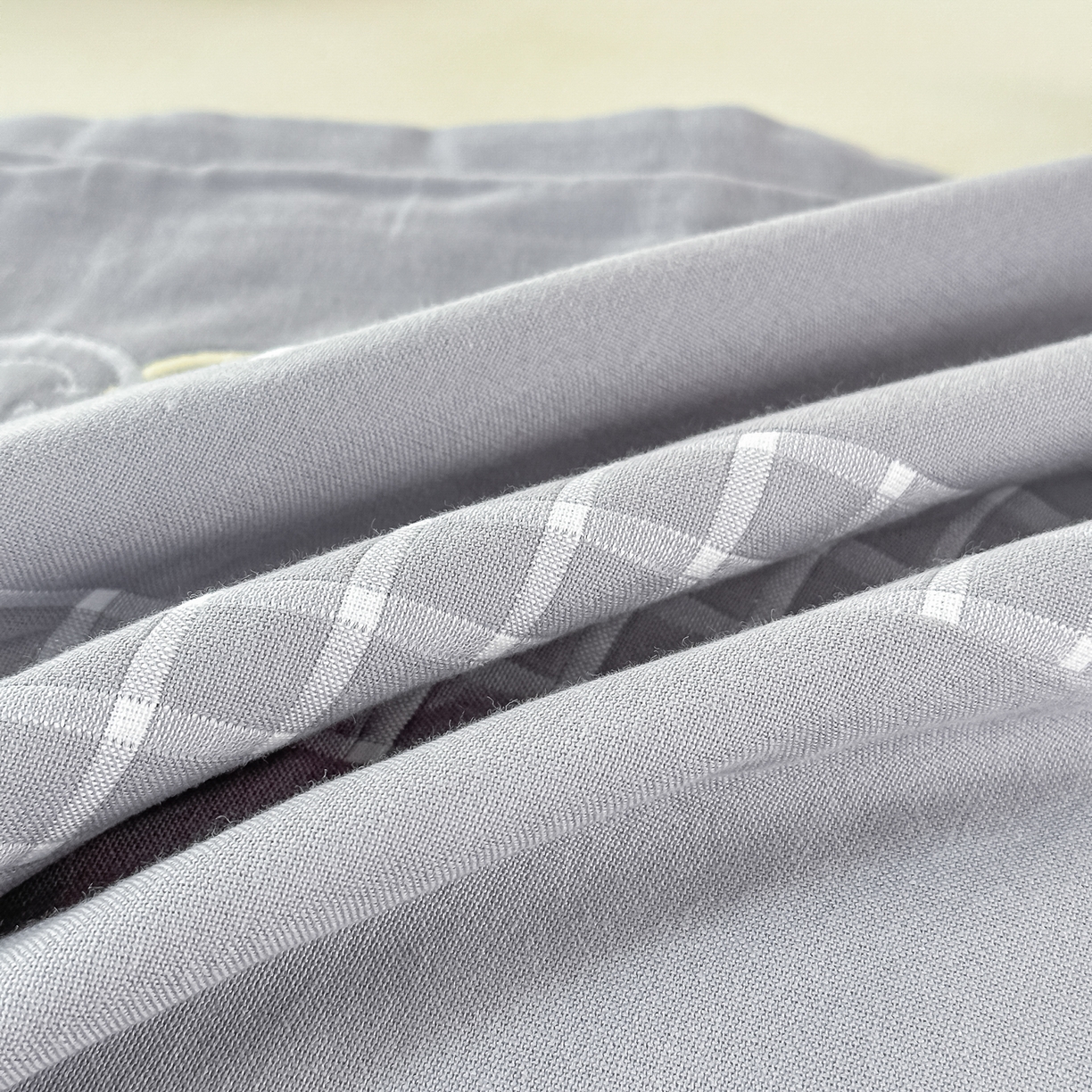 91家纺网 家纺一手货源 找家纺 沐瑟家纺 2025新款怡家枕套单品枕套枕套单件 笑脸-浅灰色