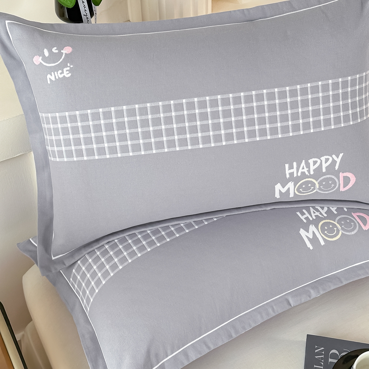 91家纺网 家纺一手货源 找家纺 沐瑟家纺 2025新款怡家枕套单品枕套枕套单件 笑脸-浅灰色