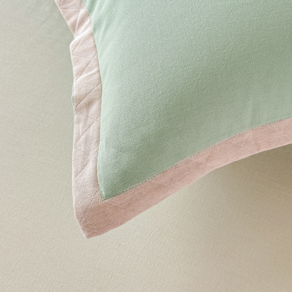 91家纺网 家纺一手货源 找家纺 沐瑟家纺 2025新款怡家枕套单品枕套枕套单件 元气满满-草绿