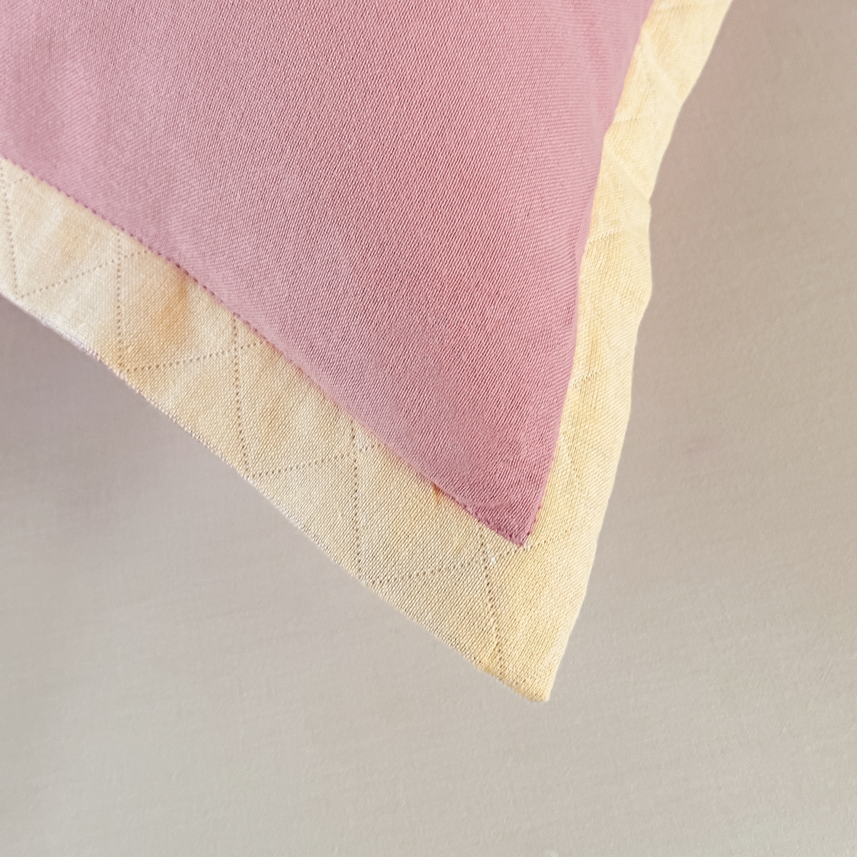 91家纺网 家纺一手货源 找家纺 沐瑟家纺 2025新款怡家枕套单品枕套枕套单件 元气满满-粉色