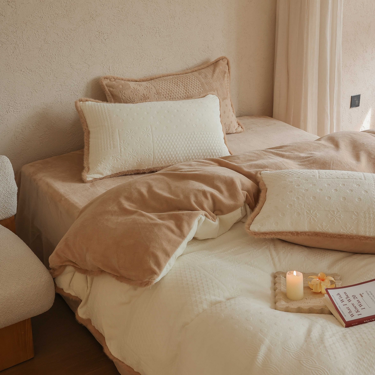 91家纺网 家纺一手货源 找家纺 （总）三味舒屋 2025新款简约毛边雕花牛奶绒四件套 雪屿织梦