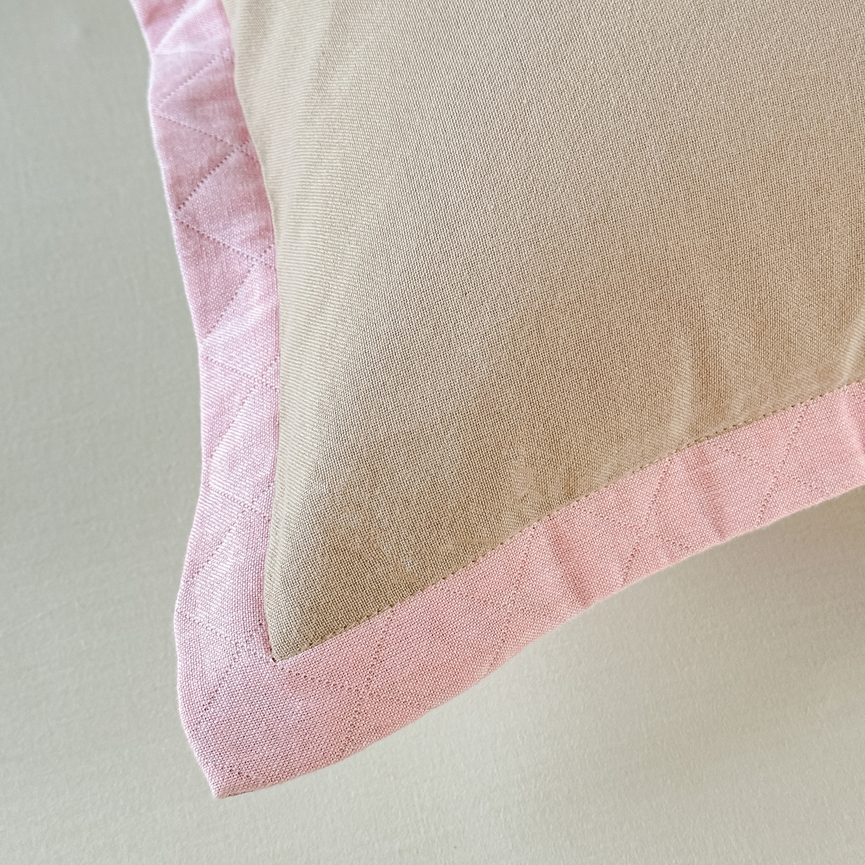 91家纺网 家纺一手货源 找家纺 沐瑟家纺 2025新款怡家枕套单品枕套枕套单件 元气满满-浅棕色