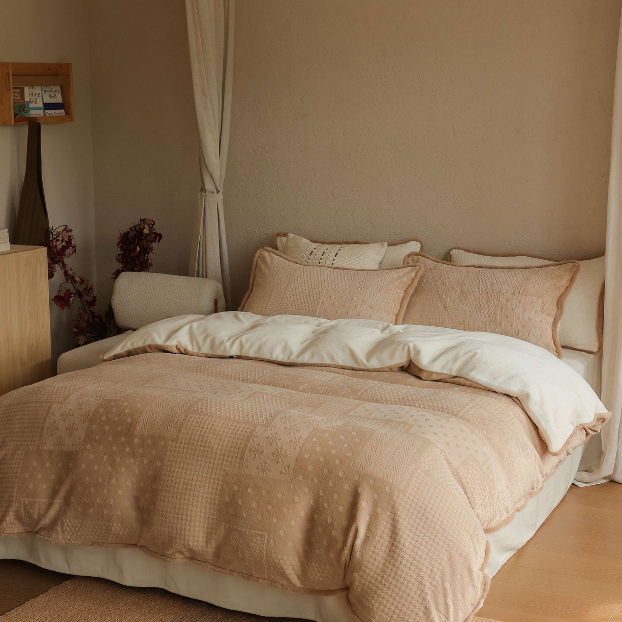 91家纺网 家纺一手货源 找家纺 三味舒屋 2025新款简约毛边雕花牛奶绒四件套 雪屿织梦 雪屿织梦-咖