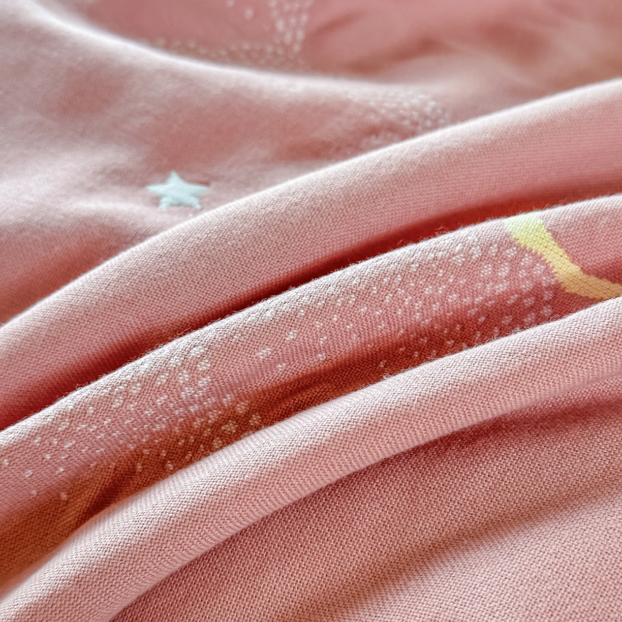 91家纺网 家纺一手货源 找家纺 沐瑟家纺 2025新款怡家枕套单品枕套枕套单件 云点-粉色