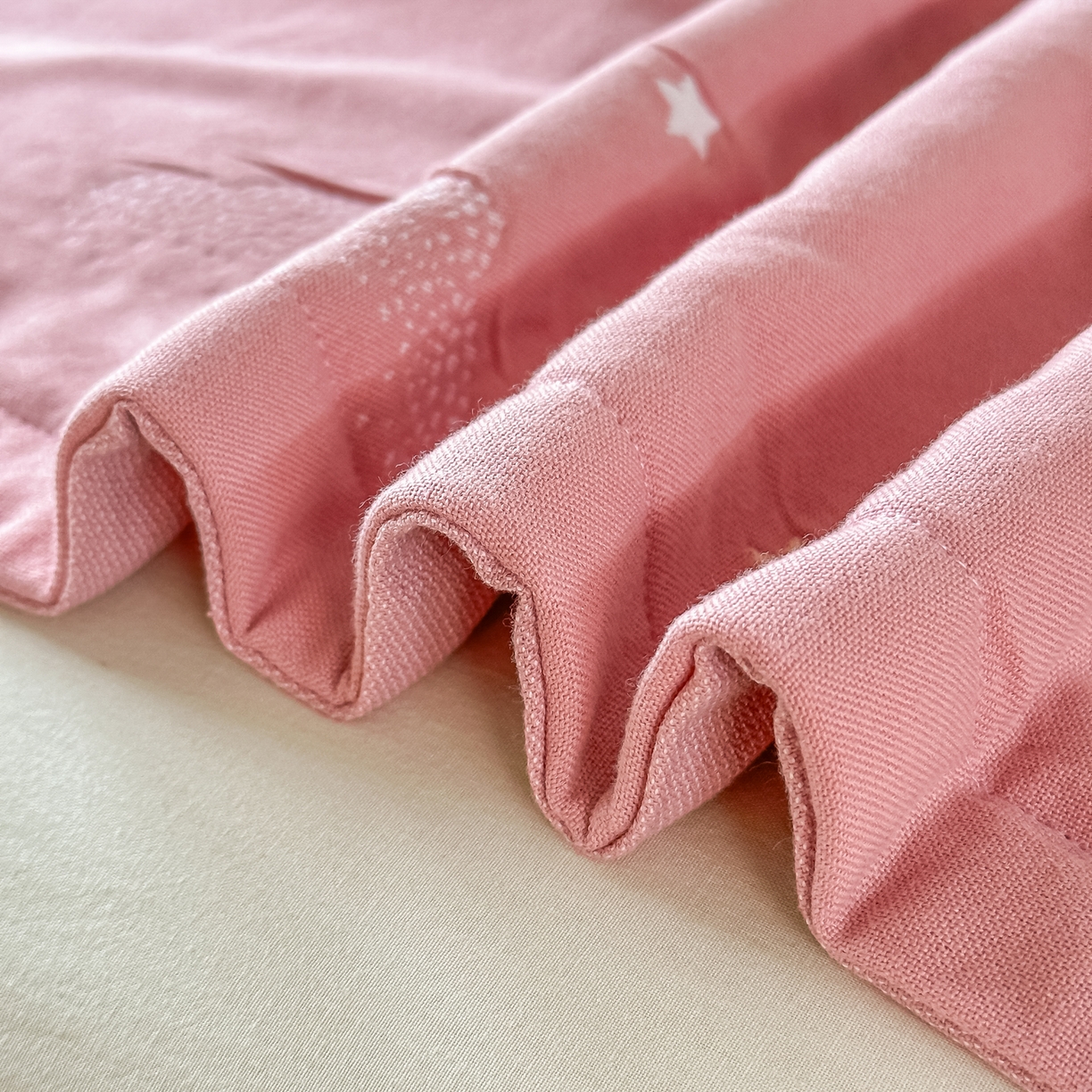 91家纺网 家纺一手货源 找家纺 沐瑟家纺 2025新款怡家枕套单品枕套枕套单件 云点-粉色