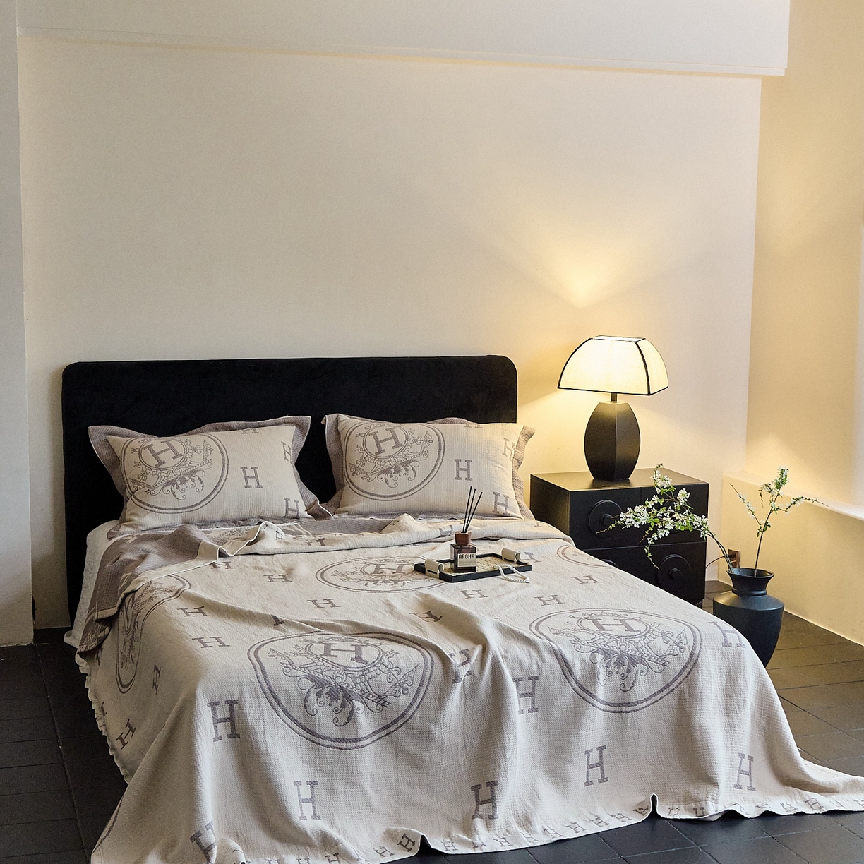 91家纺网 家纺一手货源 找家纺 沐瑟家纺 2025新款简约风多功能纱布盖毯纱布毯子毛巾被床盖沙发巾单毯枕巾枕套三件套 H咖色