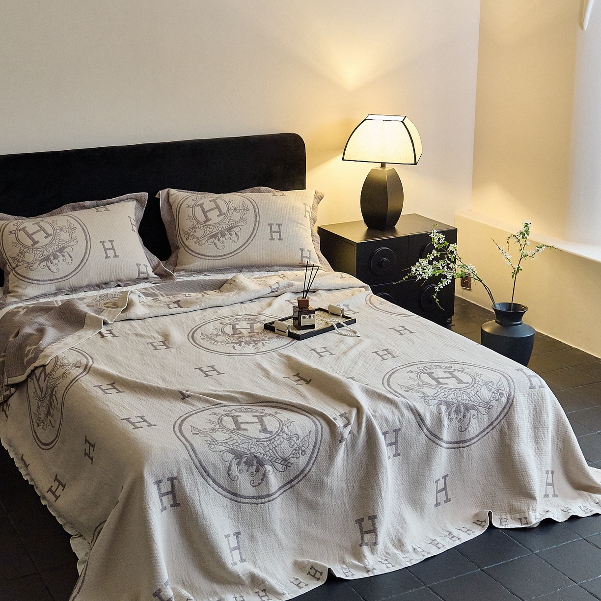 91家纺网 家纺一手货源 找家纺 沐瑟家纺 2025新款简约风多功能纱布盖毯纱布毯子毛巾被床盖沙发巾单毯枕巾枕套三件套 H咖色