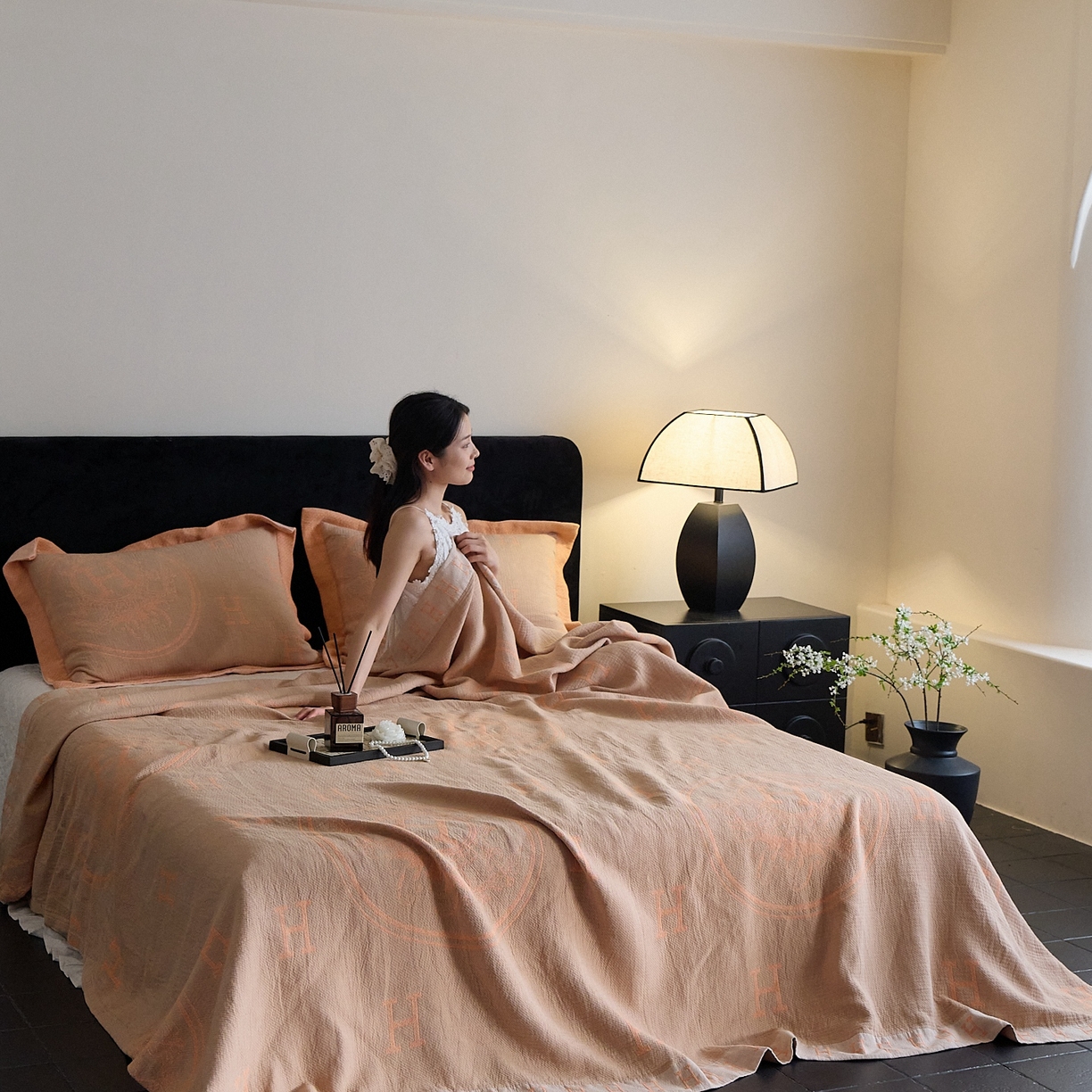 91家纺网 家纺一手货源 找家纺 沐瑟家纺 2025新款简约风多功能纱布盖毯纱布毯子毛巾被床盖沙发巾单毯枕巾枕套三件套 H橙色