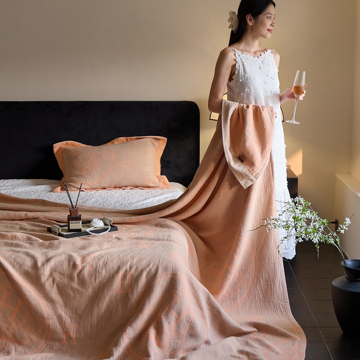 91家纺网 家纺一手货源 找家纺 沐瑟家纺 2025新款简约风多功能纱布盖毯纱布毯子毛巾被床盖沙发巾单毯枕巾枕套三件套 H橙色