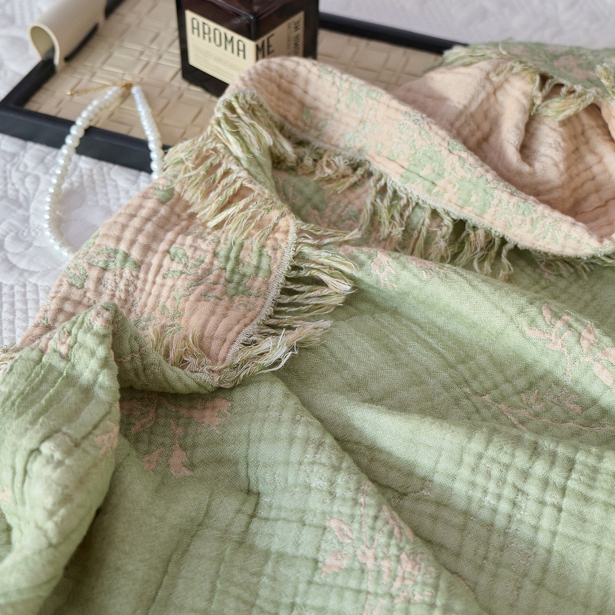 91家纺网 家纺一手货源 找家纺 沐瑟家纺 2025新款流苏披肩毯毛毯毯子 花湉-绿色
