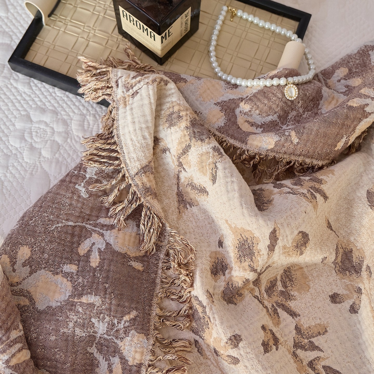 91家纺网 家纺一手货源 找家纺 沐瑟家纺 2025新款流苏披肩毯毛毯毯子 洛颖