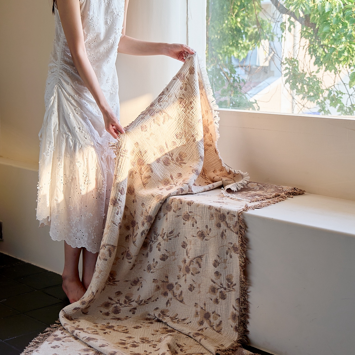 91家纺网 家纺一手货源 找家纺 沐瑟家纺 2025新款流苏披肩毯毛毯毯子 洛颖