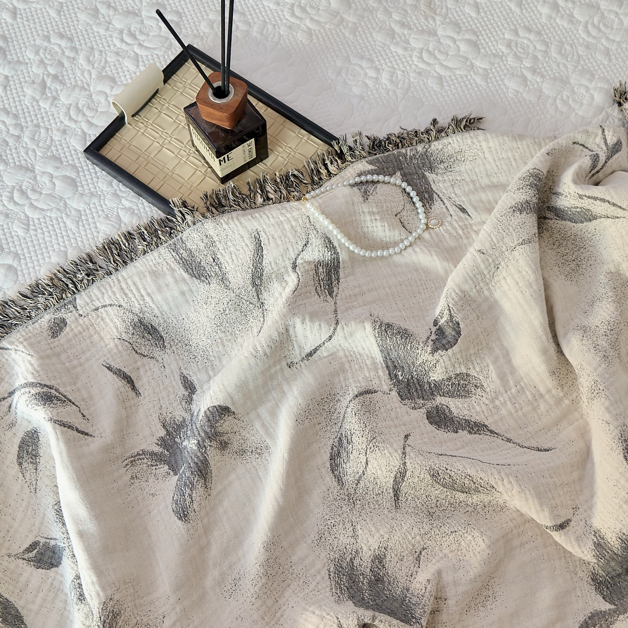 91家纺网 家纺一手货源 找家纺 沐瑟家纺 2025新款流苏披肩毯毛毯毯子 水墨花